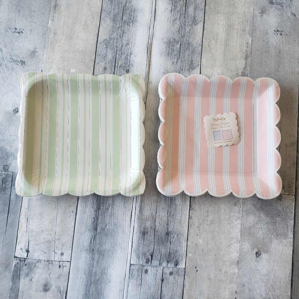 NWT My Mind's Eye Multi Colored Striped Scalloped Edged Paper Paper Plates (24)